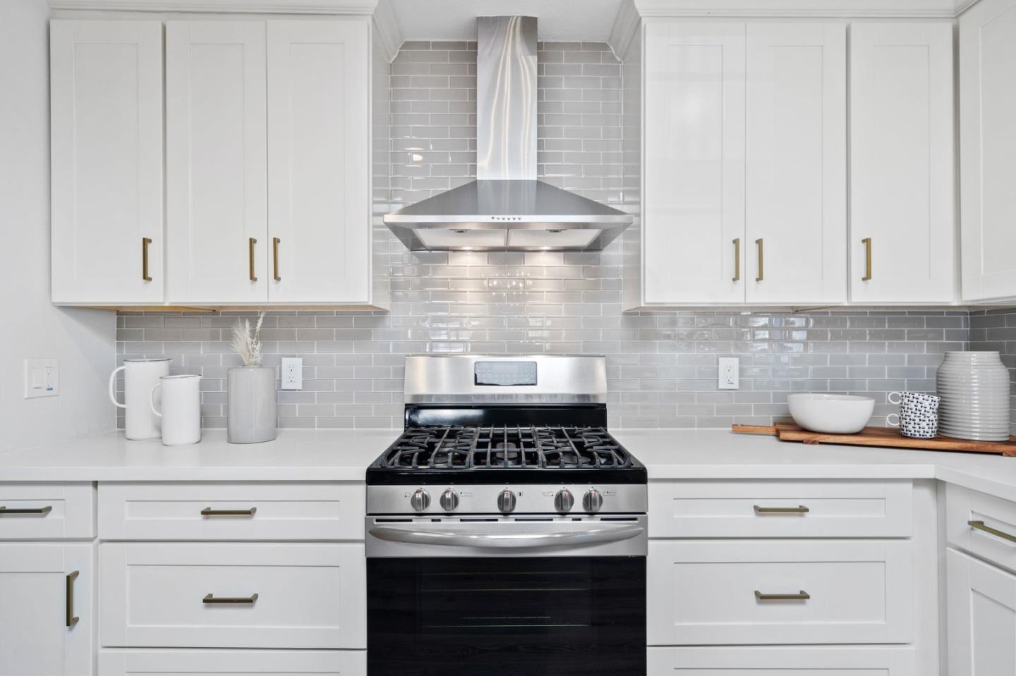 Detail Gallery Image 10 of 24 For 616 Douglas Ave, Redwood City,  CA 94063 - 2 Beds | 2 Baths