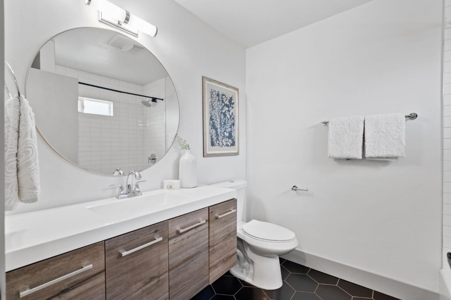 Detail Gallery Image 14 of 24 For 616 Douglas Ave, Redwood City,  CA 94063 - 2 Beds | 2 Baths