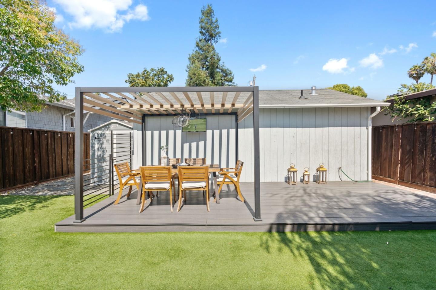 Detail Gallery Image 20 of 24 For 616 Douglas Ave, Redwood City,  CA 94063 - 2 Beds | 2 Baths