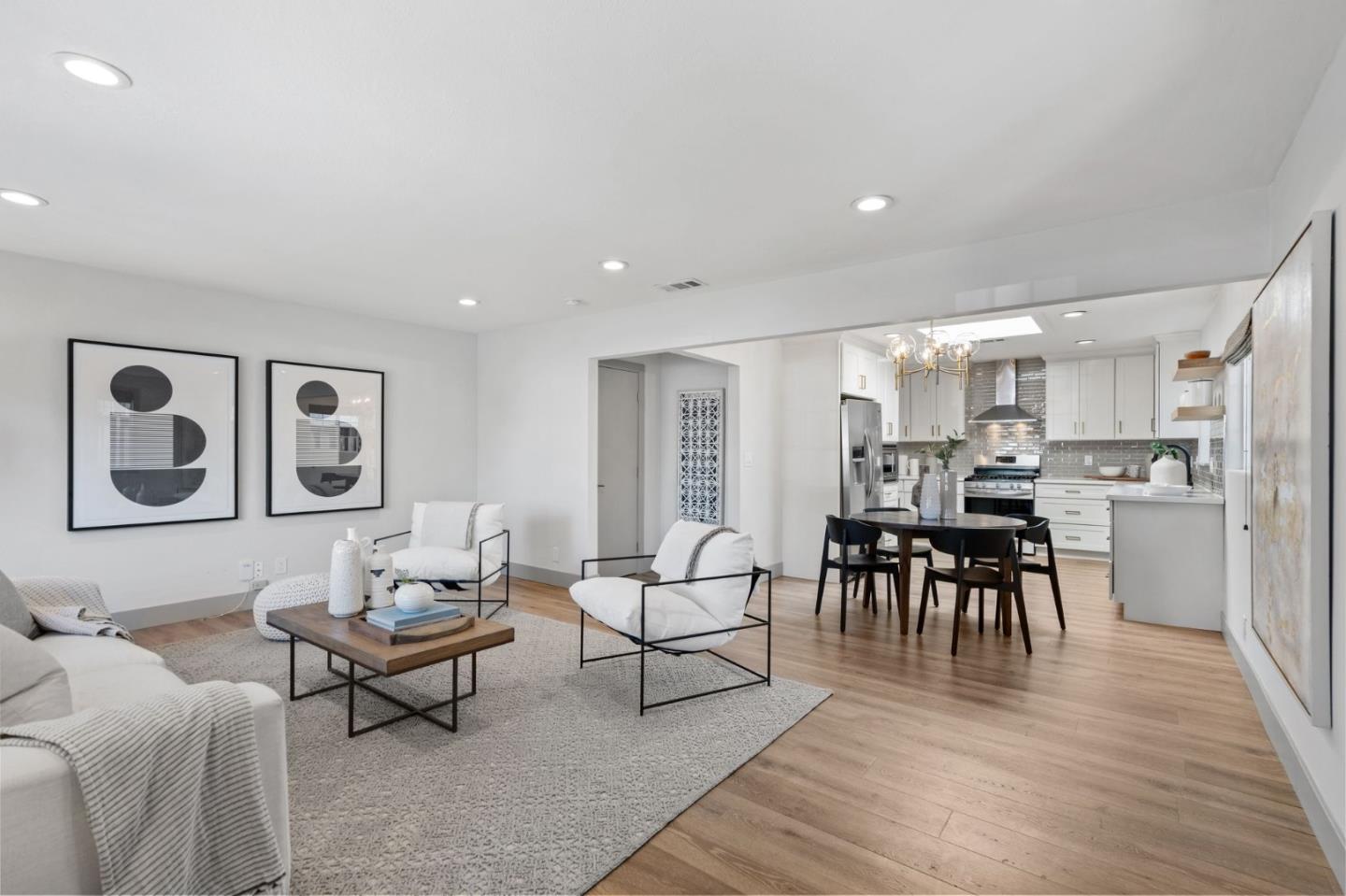 Detail Gallery Image 3 of 24 For 616 Douglas Ave, Redwood City,  CA 94063 - 2 Beds | 2 Baths