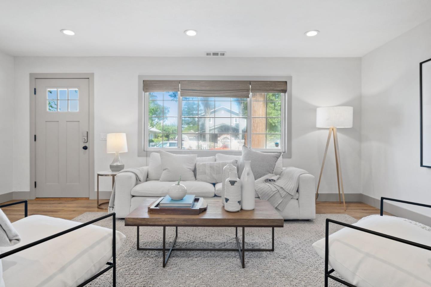 Detail Gallery Image 4 of 24 For 616 Douglas Ave, Redwood City,  CA 94063 - 2 Beds | 2 Baths
