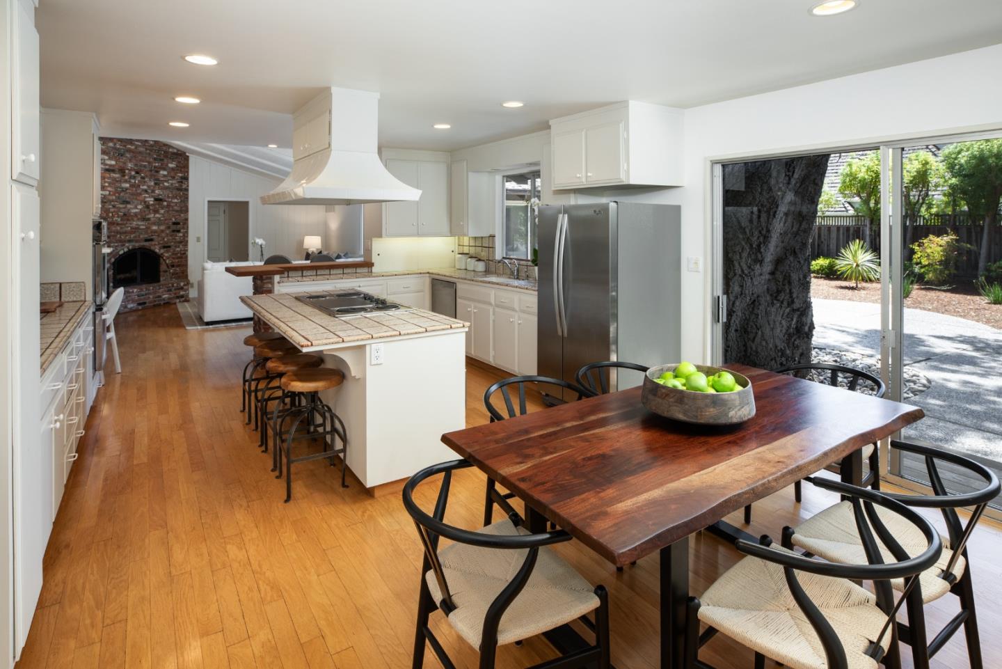 Detail Gallery Image 10 of 25 For 369 Lennox Ave, Menlo Park,  CA 94025 - 4 Beds | 3/1 Baths