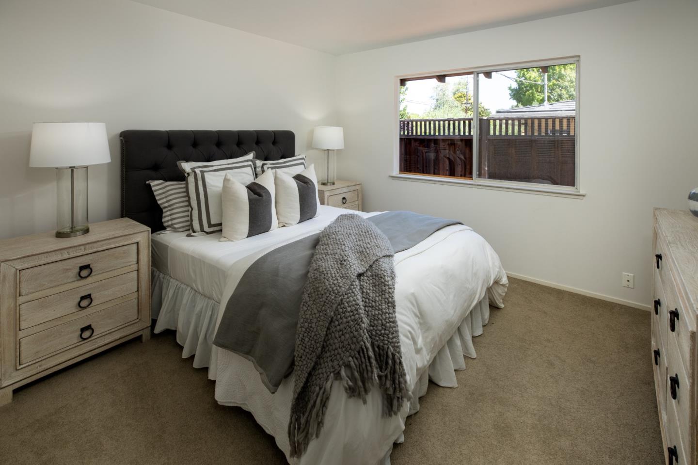 Detail Gallery Image 14 of 25 For 369 Lennox Ave, Menlo Park,  CA 94025 - 4 Beds | 3/1 Baths