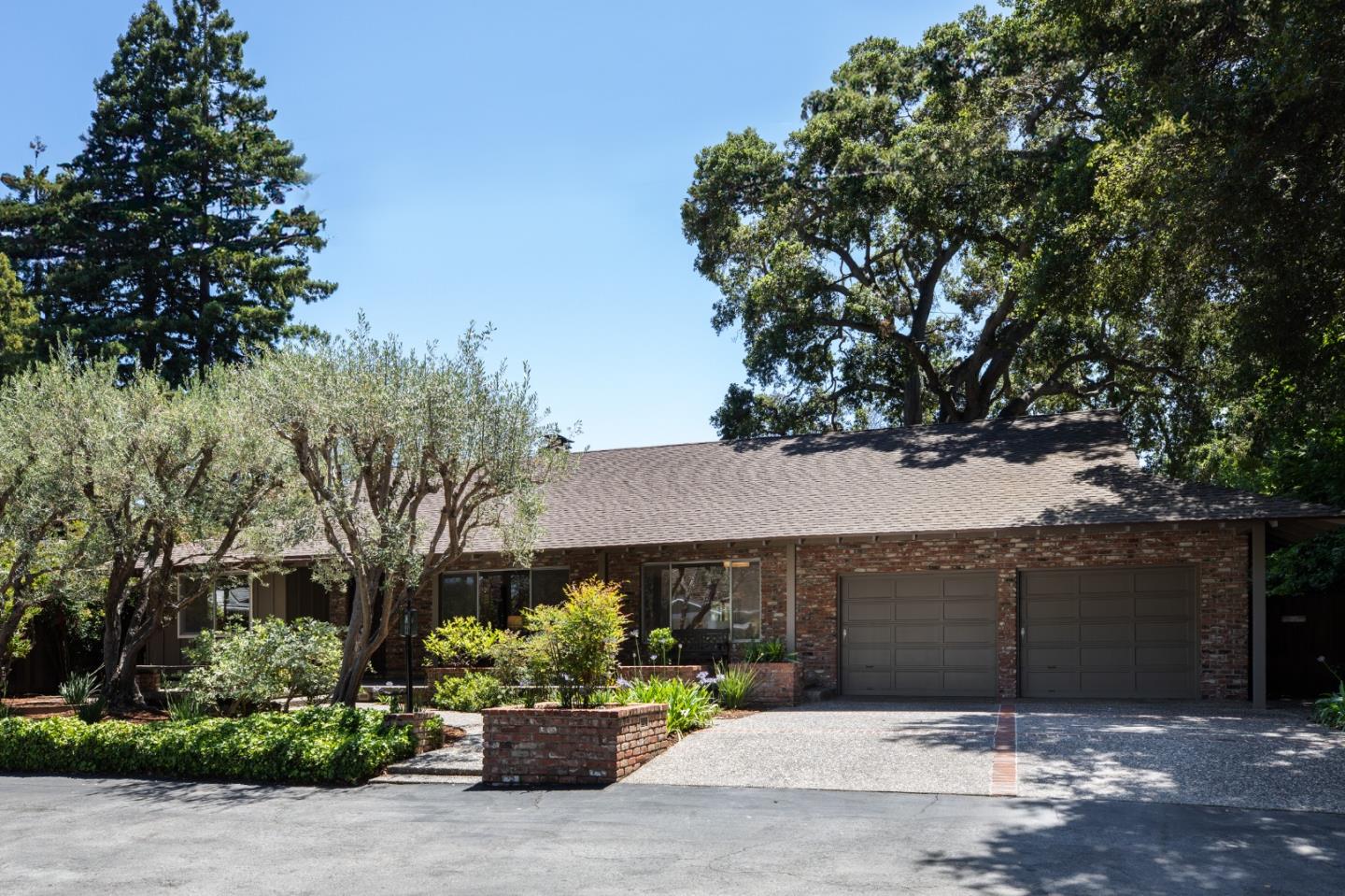 Detail Gallery Image 2 of 25 For 369 Lennox Ave, Menlo Park,  CA 94025 - 4 Beds | 3/1 Baths