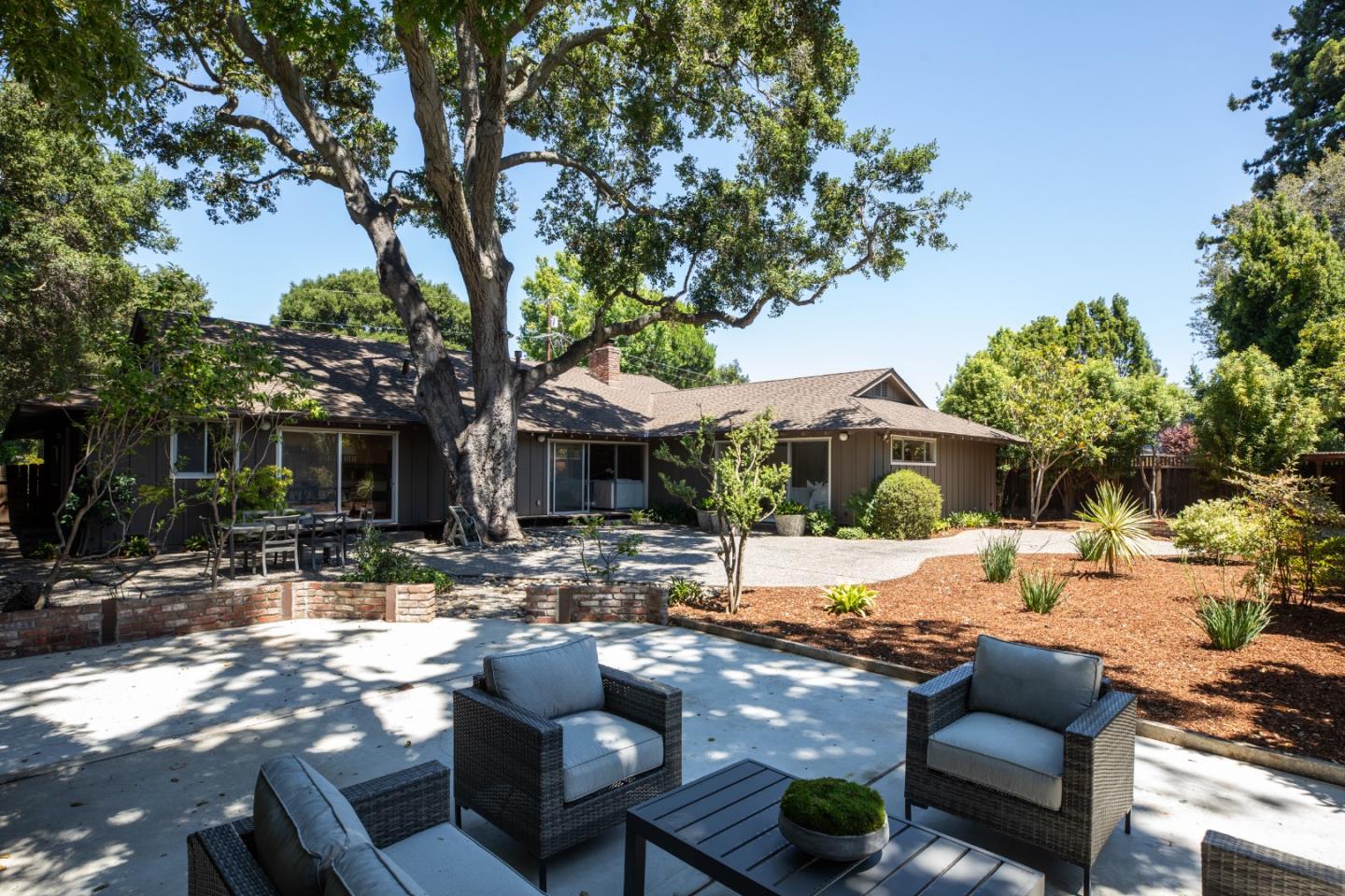 Detail Gallery Image 23 of 25 For 369 Lennox Ave, Menlo Park,  CA 94025 - 4 Beds | 3/1 Baths