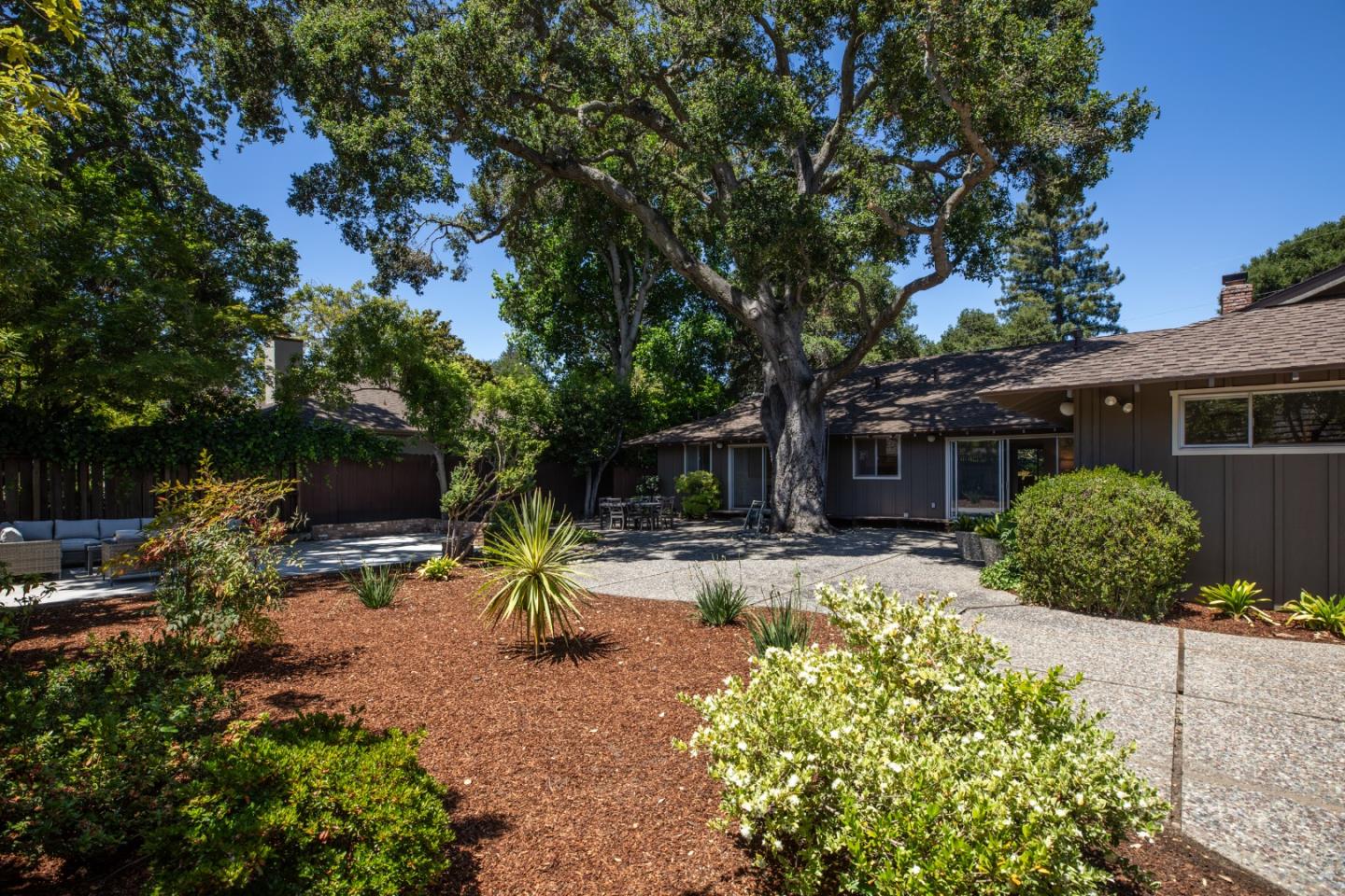 Detail Gallery Image 25 of 25 For 369 Lennox Ave, Menlo Park,  CA 94025 - 4 Beds | 3/1 Baths