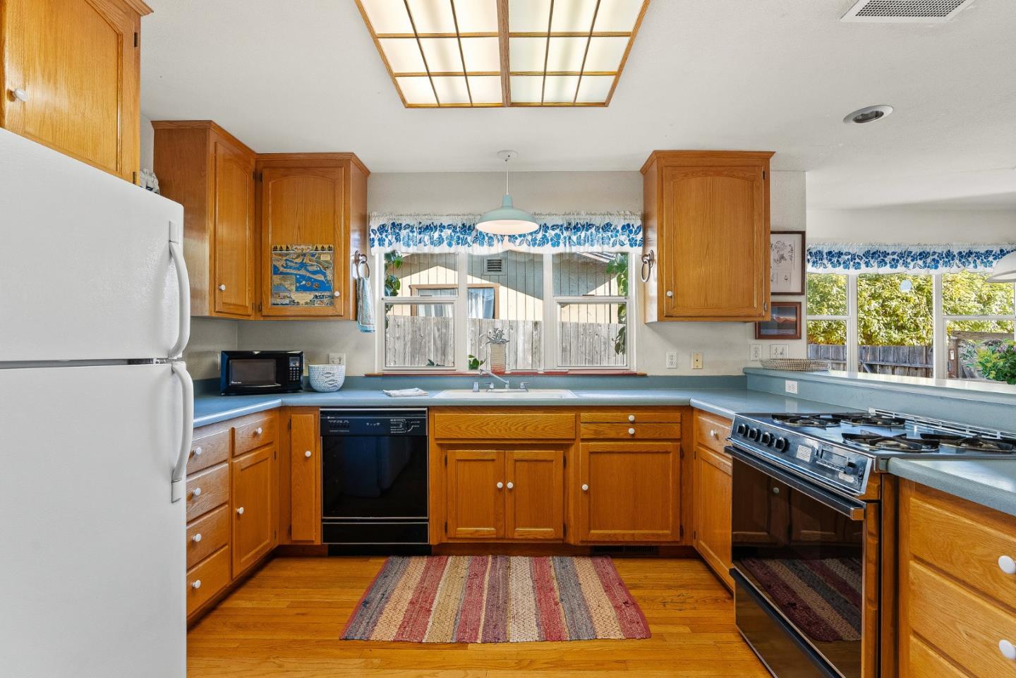 Detail Gallery Image 16 of 44 For 310 Mccormick Ave, Capitola,  CA 95010 - 3 Beds | 2 Baths