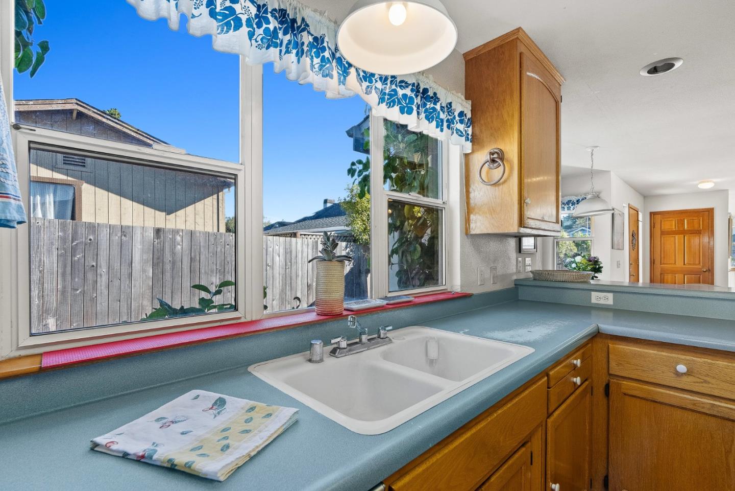 Detail Gallery Image 17 of 44 For 310 Mccormick Ave, Capitola,  CA 95010 - 3 Beds | 2 Baths