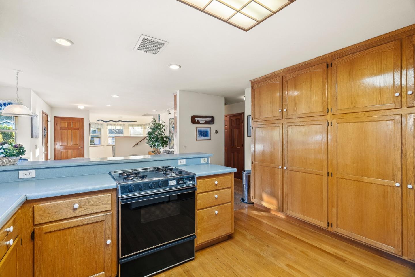 Detail Gallery Image 18 of 44 For 310 Mccormick Ave, Capitola,  CA 95010 - 3 Beds | 2 Baths