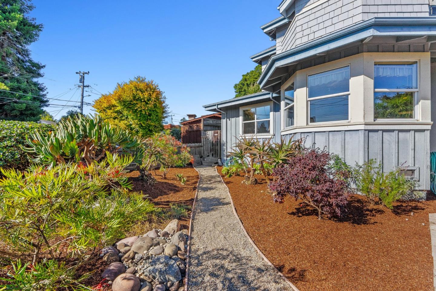 Detail Gallery Image 4 of 44 For 310 Mccormick Ave, Capitola,  CA 95010 - 3 Beds | 2 Baths
