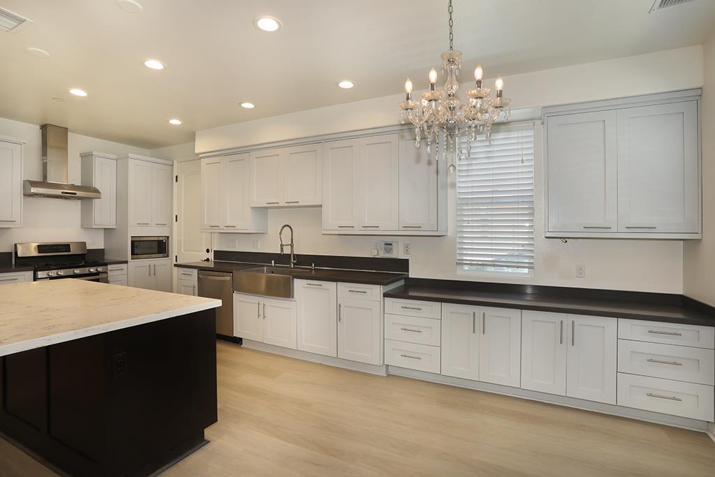 Detail Gallery Image 11 of 41 For 7603 23rd St, Westminster,  CA 92683 - 4 Beds | 4 Baths