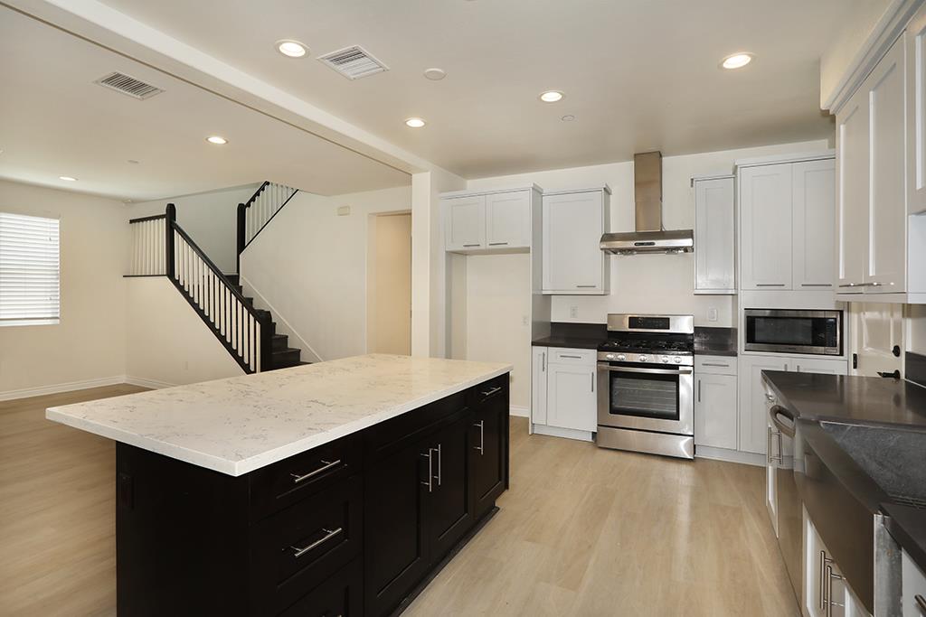 Detail Gallery Image 16 of 41 For 7603 23rd St, Westminster,  CA 92683 - 4 Beds | 4 Baths