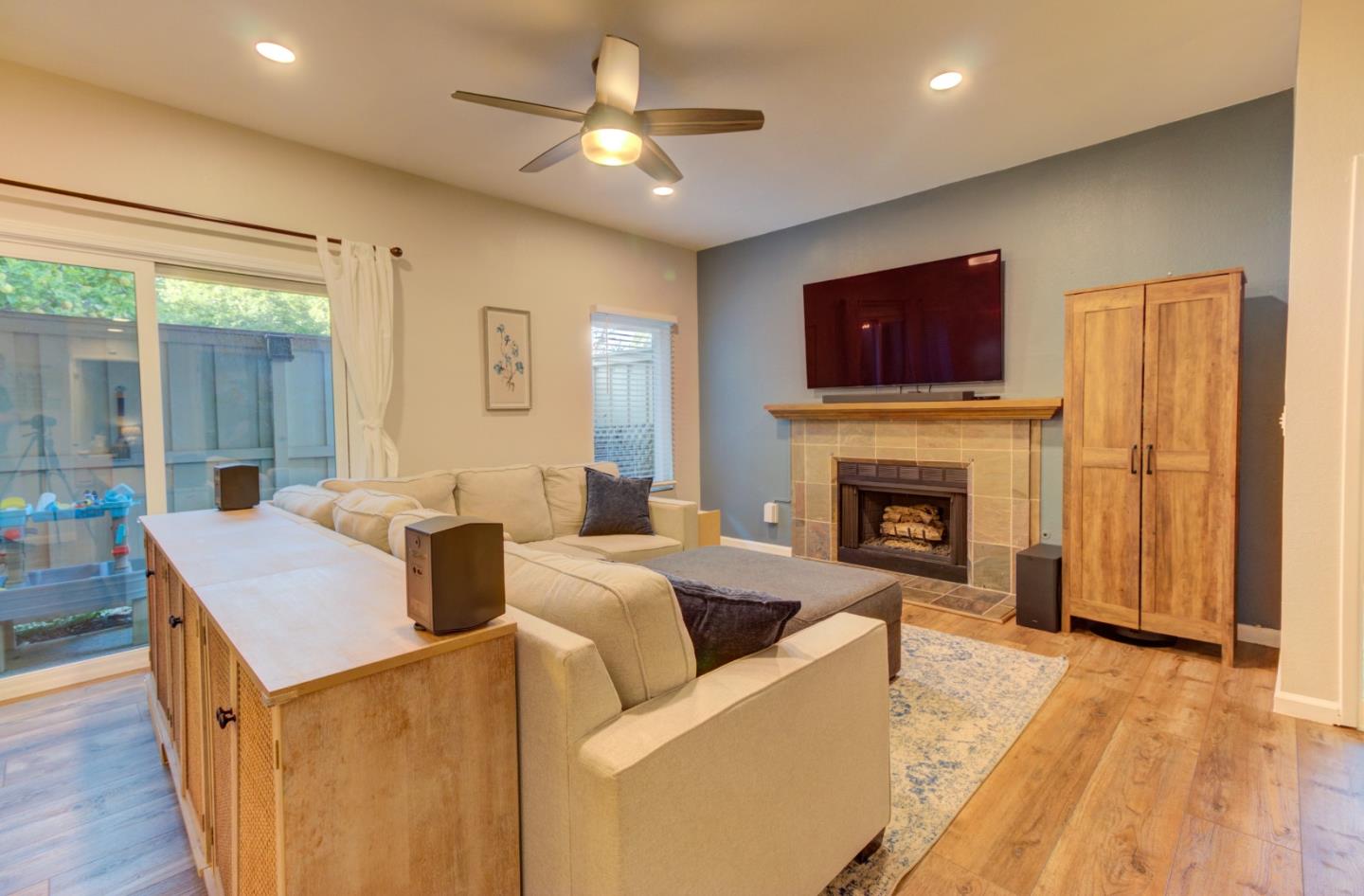 Detail Gallery Image 8 of 24 For 1831 Ashmeade Ct, San Jose,  CA 95125 - 2 Beds | 2 Baths
