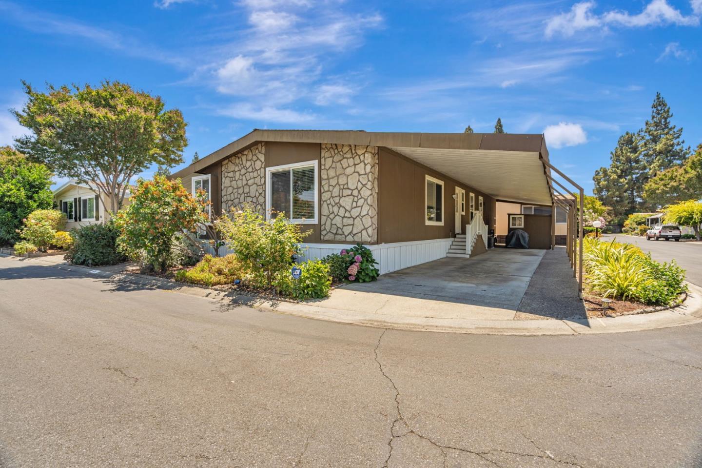Detail Gallery Image 3 of 41 For 35 Quail Hollow Dr #35,  San Jose,  CA 95128 - 2 Beds | 2 Baths