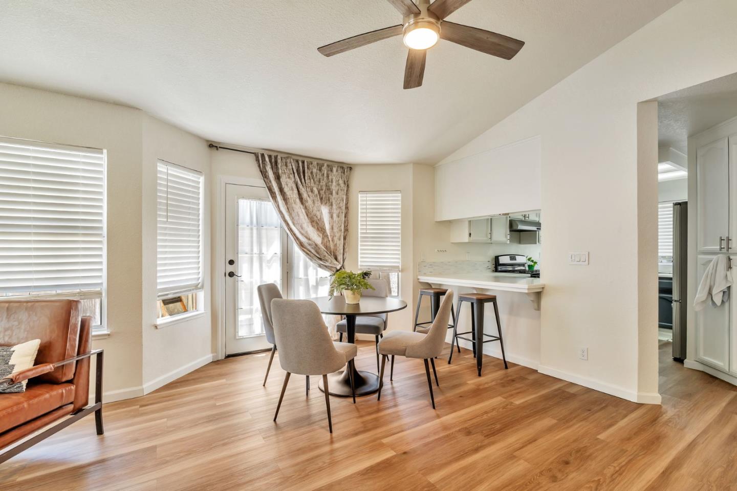 Detail Gallery Image 15 of 30 For 206 Laurelwood Cir, Manteca,  CA 95336 - 2 Beds | 2 Baths