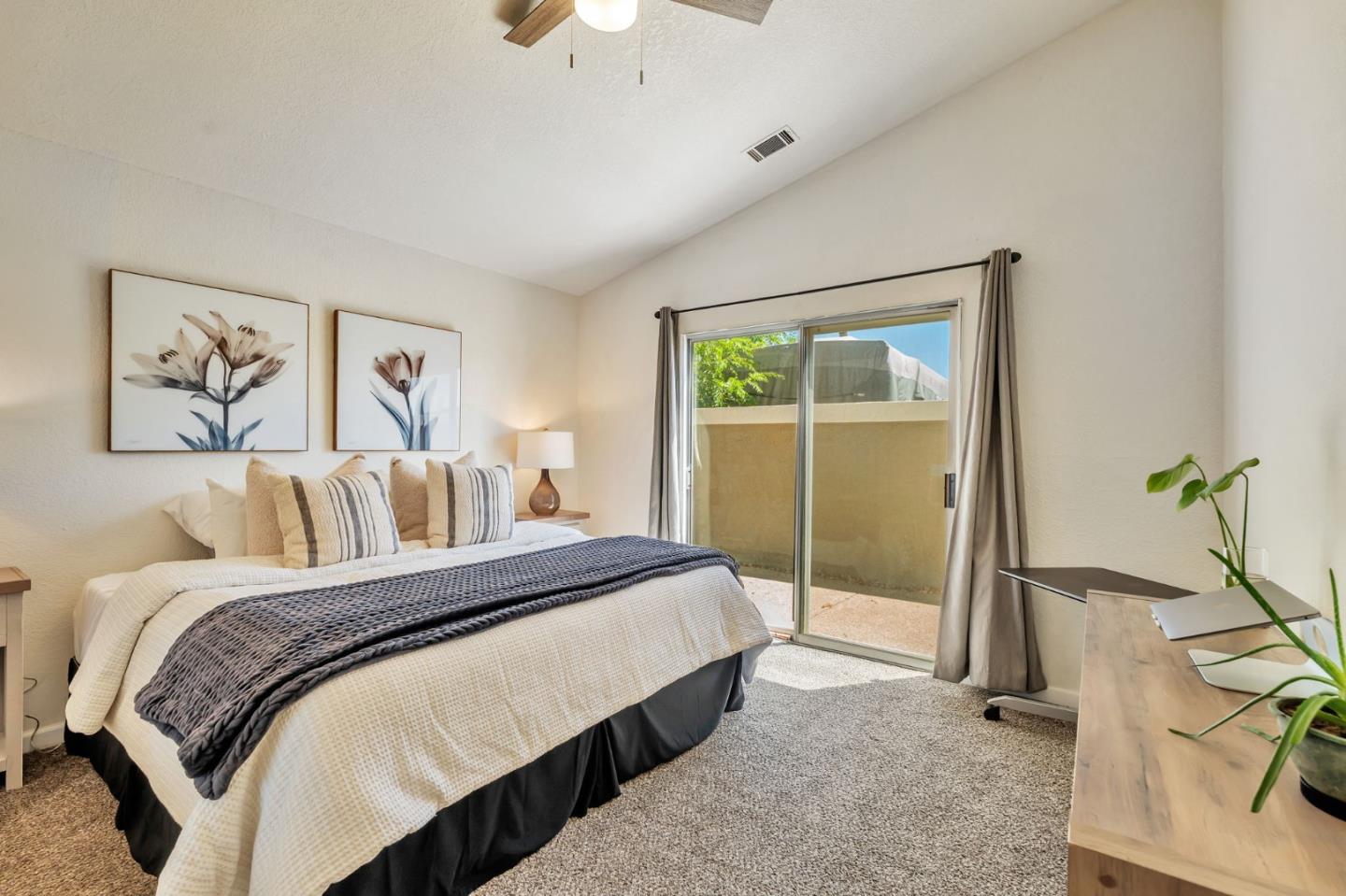 Detail Gallery Image 21 of 30 For 206 Laurelwood Cir, Manteca,  CA 95336 - 2 Beds | 2 Baths