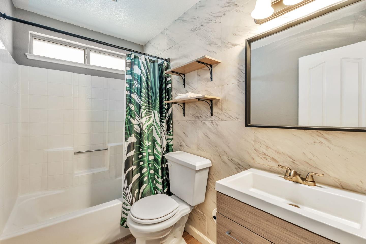 Detail Gallery Image 28 of 30 For 206 Laurelwood Cir, Manteca,  CA 95336 - 2 Beds | 2 Baths