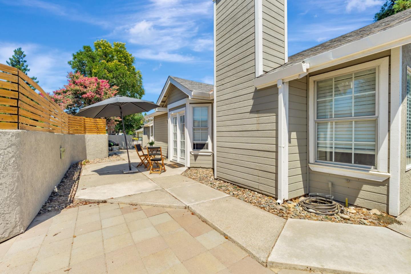 Detail Gallery Image 5 of 30 For 206 Laurelwood Cir, Manteca,  CA 95336 - 2 Beds | 2 Baths