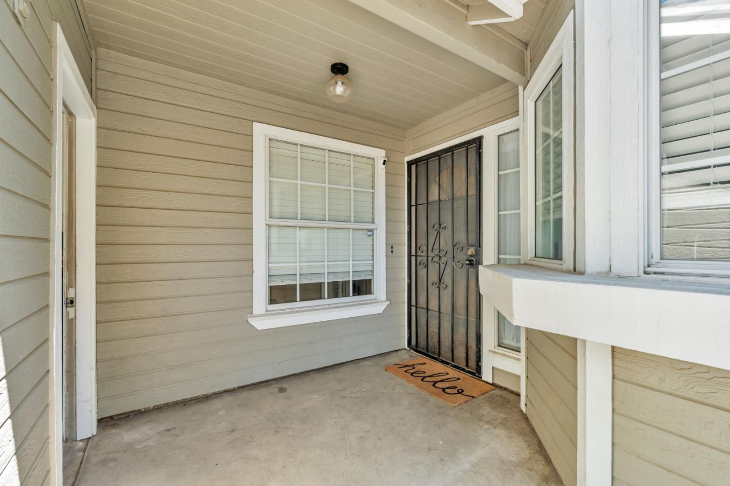 Detail Gallery Image 6 of 30 For 206 Laurelwood Cir, Manteca,  CA 95336 - 2 Beds | 2 Baths