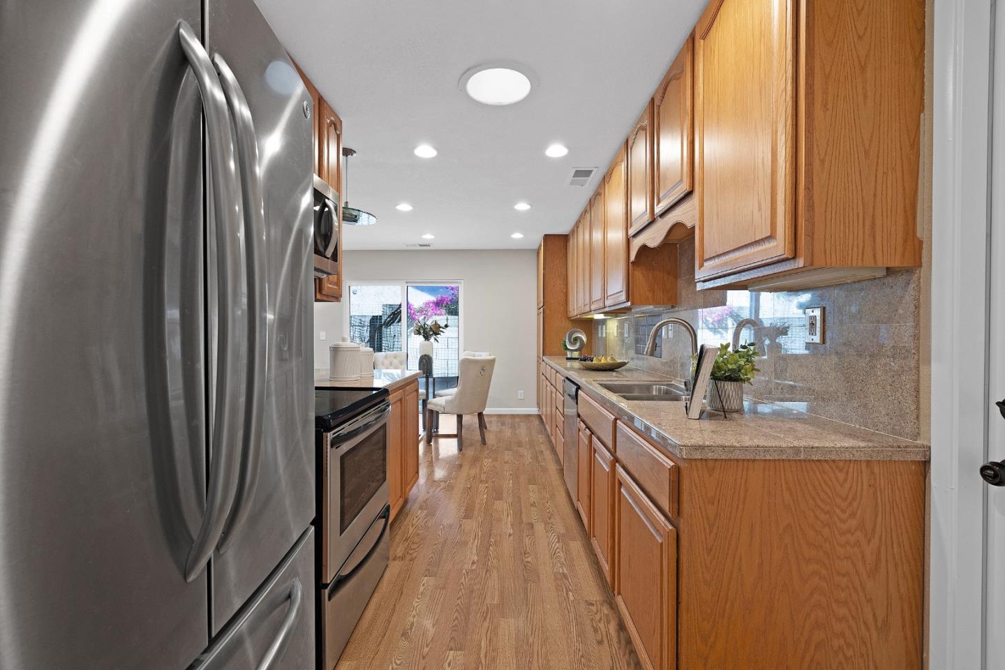 Detail Gallery Image 7 of 49 For 43270 Newport, Fremont,  CA 94538 - 3 Beds | 2 Baths