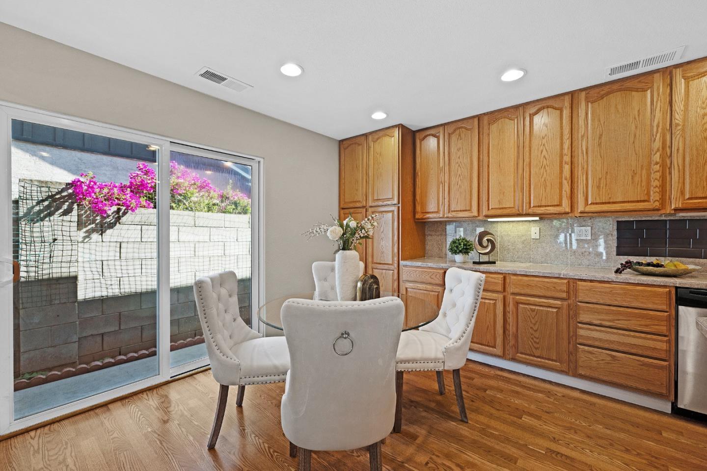 Detail Gallery Image 9 of 49 For 43270 Newport, Fremont,  CA 94538 - 3 Beds | 2 Baths
