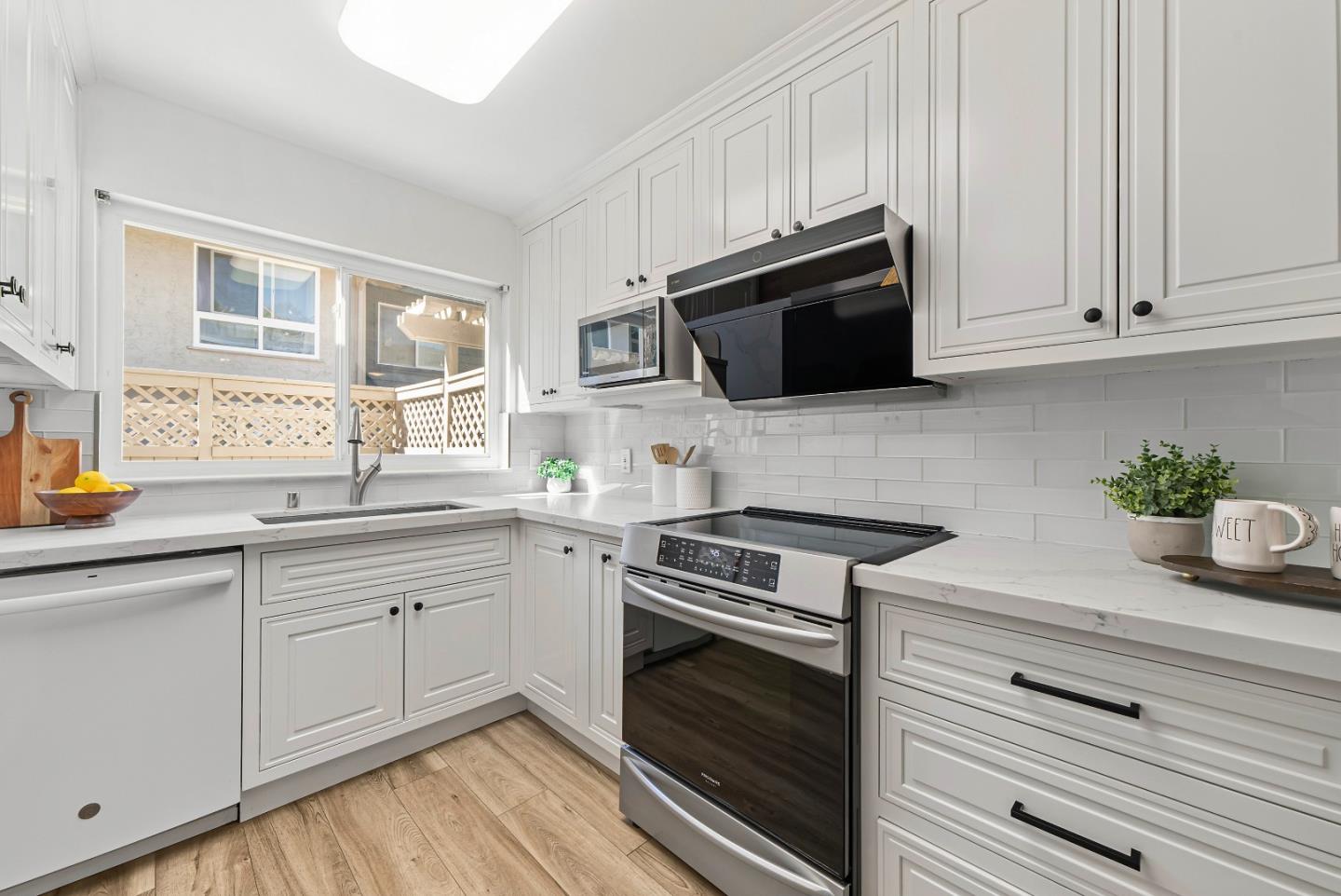Detail Gallery Image 10 of 35 For 7130 Rainbow Dr #2,  San Jose,  CA 95129 - 2 Beds | 1/1 Baths