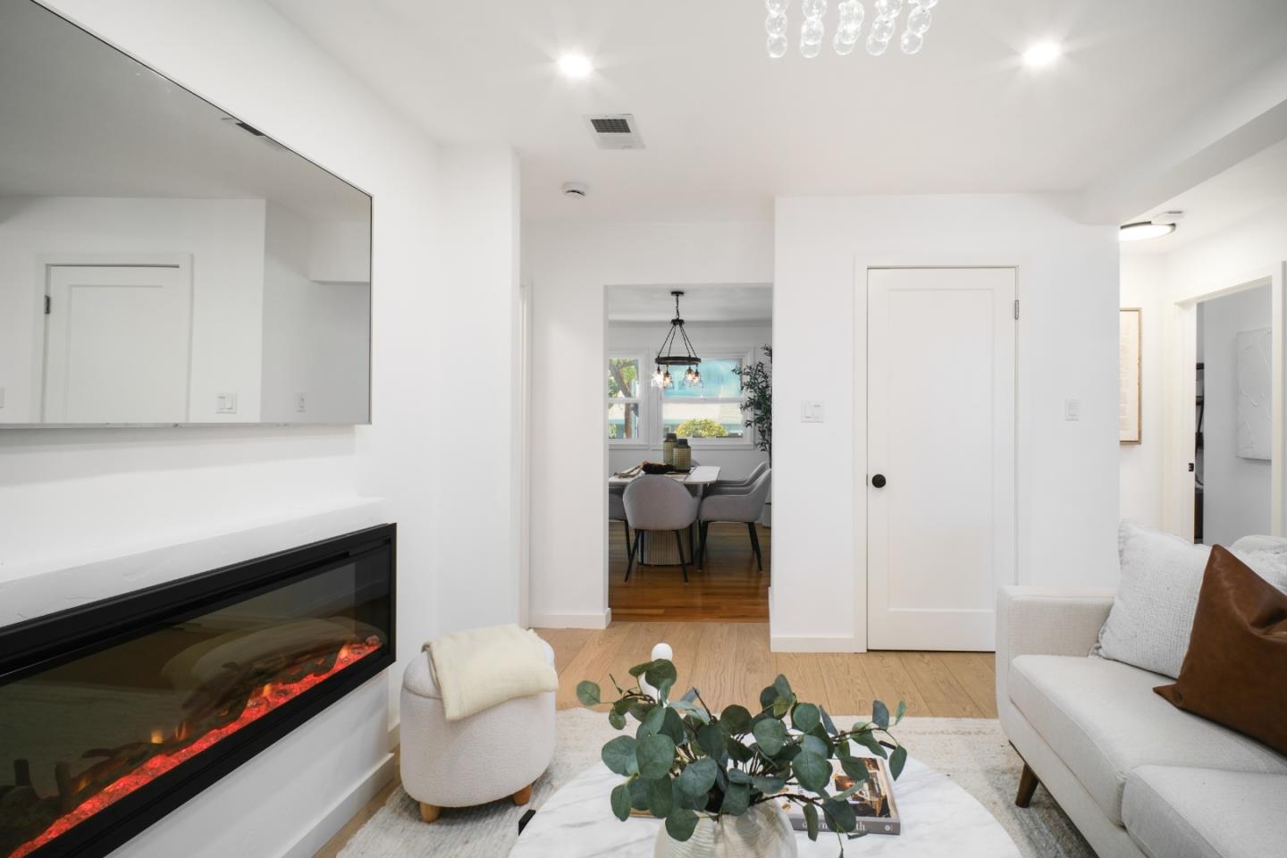 Detail Gallery Image 21 of 101 For 230 San Mateo Ave, Los Gatos,  CA 95030 - 3 Beds | 3/1 Baths