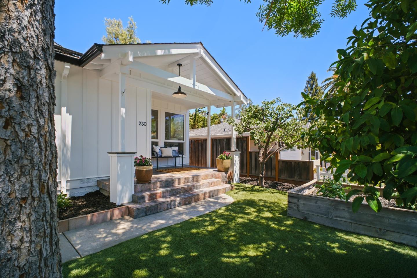 Detail Gallery Image 4 of 101 For 230 San Mateo Ave, Los Gatos,  CA 95030 - 3 Beds | 3/1 Baths