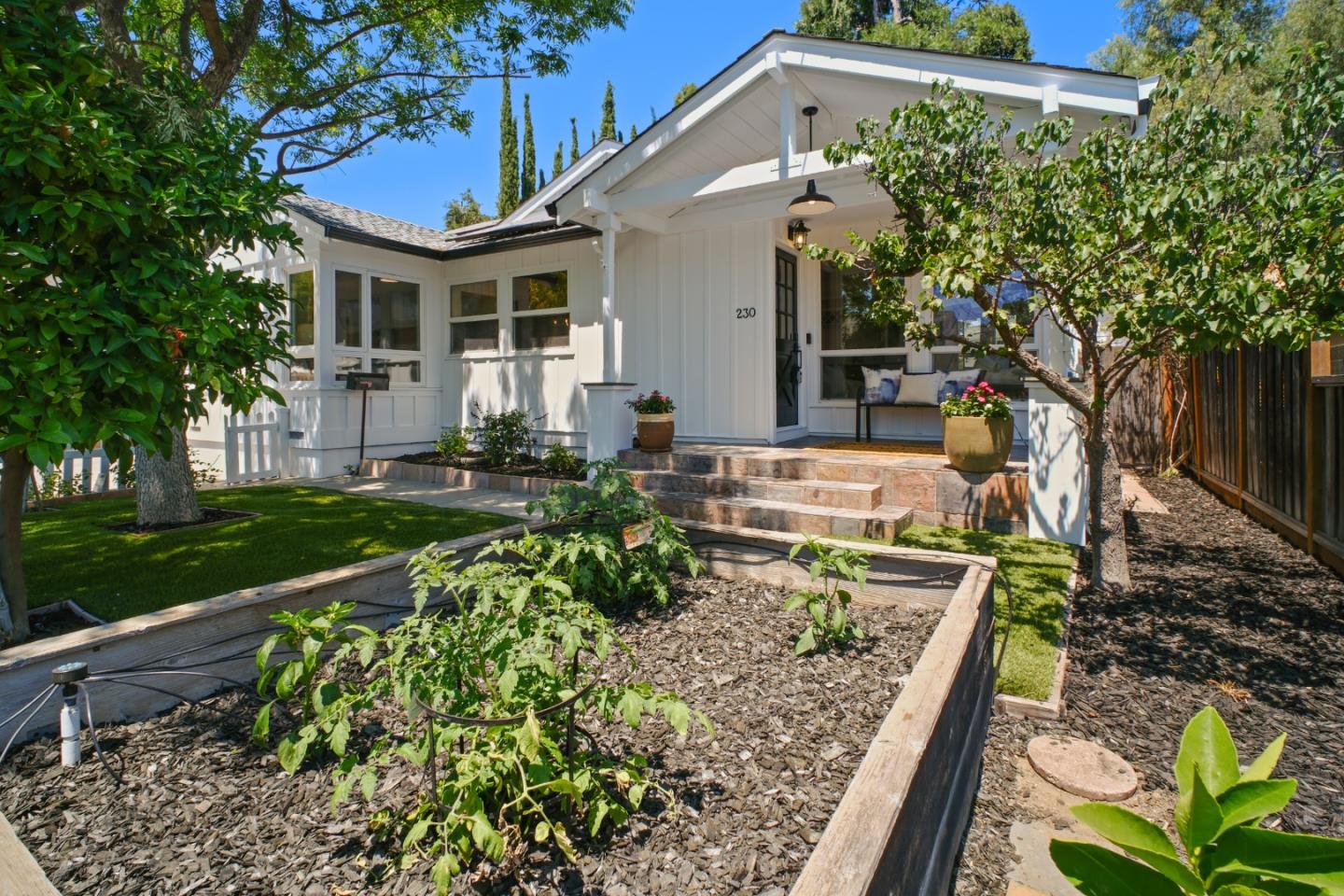 Detail Gallery Image 9 of 101 For 230 San Mateo Ave, Los Gatos,  CA 95030 - 3 Beds | 3/1 Baths