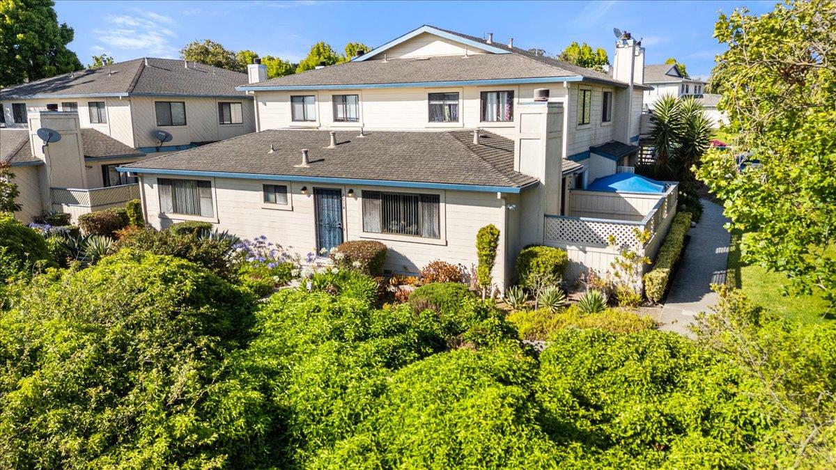 Detail Gallery Image 1 of 25 For 201 Silver Leaf Dr a,  Watsonville,  CA 95076 - 2 Beds | 1/1 Baths