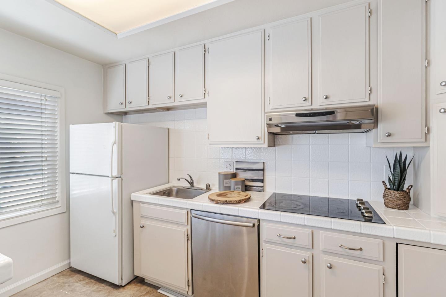 Detail Gallery Image 10 of 27 For 177 N El Camino Real #2,  San Mateo,  CA 94401 - 1 Beds | 1 Baths