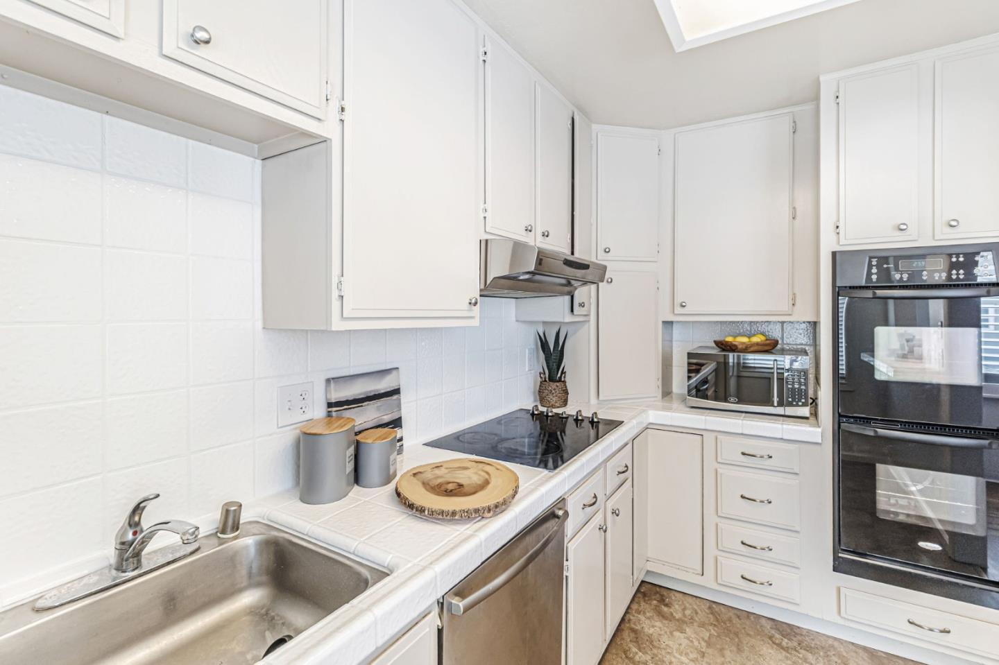 Detail Gallery Image 11 of 27 For 177 N El Camino Real #2,  San Mateo,  CA 94401 - 1 Beds | 1 Baths