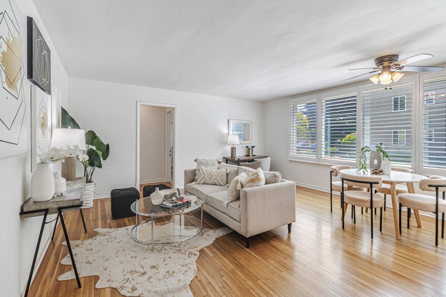 Detail Gallery Image 2 of 27 For 177 N El Camino Real #2,  San Mateo,  CA 94401 - 1 Beds | 1 Baths