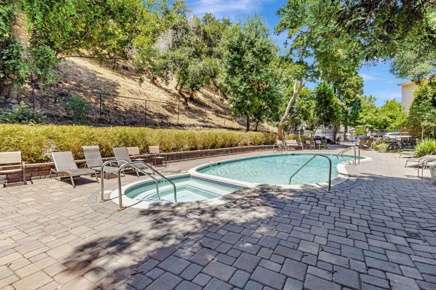 Detail Gallery Image 22 of 27 For 177 N El Camino Real #2,  San Mateo,  CA 94401 - 1 Beds | 1 Baths