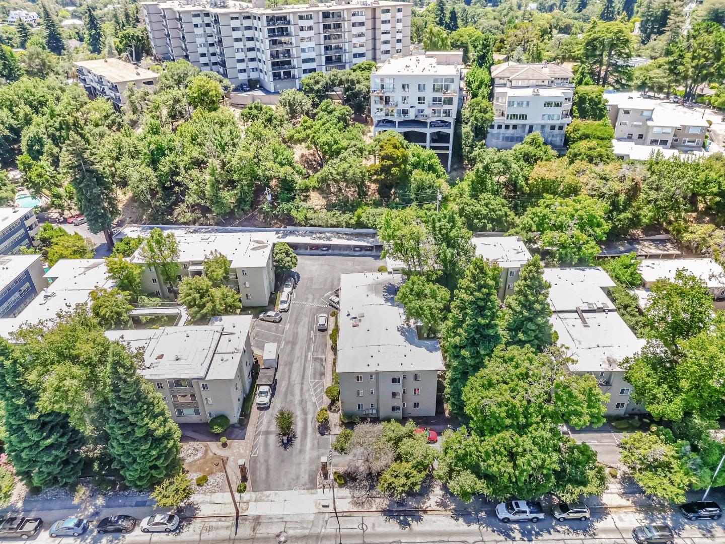 Detail Gallery Image 25 of 27 For 177 N El Camino Real #2,  San Mateo,  CA 94401 - 1 Beds | 1 Baths