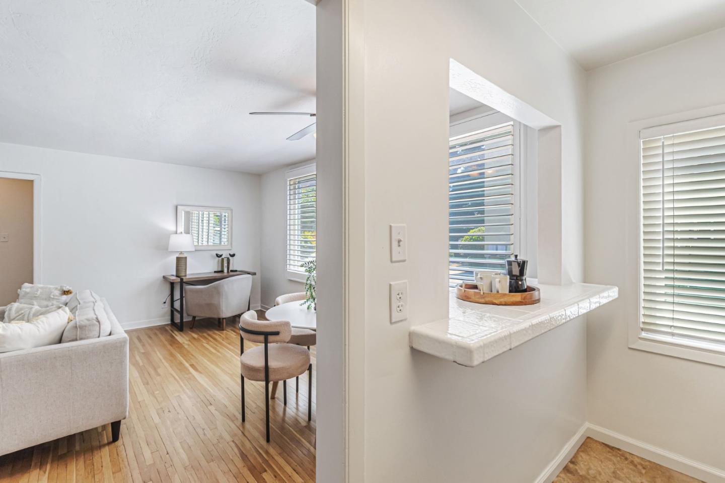 Detail Gallery Image 8 of 27 For 177 N El Camino Real #2,  San Mateo,  CA 94401 - 1 Beds | 1 Baths