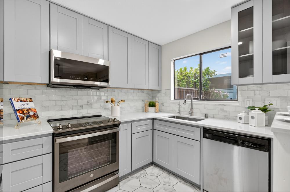 Detail Gallery Image 13 of 38 For 34771 Tuxedo Cmn, Fremont,  CA 94555 - 2 Beds | 1/1 Baths