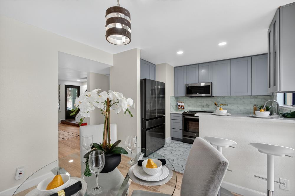 Detail Gallery Image 16 of 38 For 34771 Tuxedo Cmn, Fremont,  CA 94555 - 2 Beds | 1/1 Baths