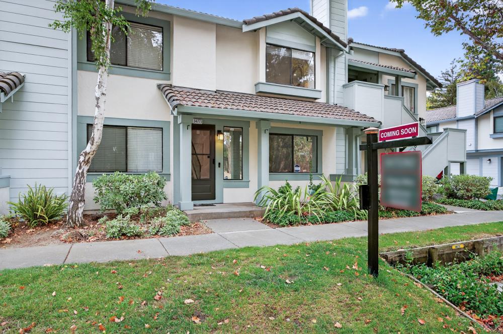 Detail Gallery Image 3 of 38 For 34771 Tuxedo Cmn, Fremont,  CA 94555 - 2 Beds | 1/1 Baths