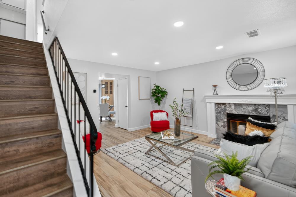 Detail Gallery Image 4 of 38 For 34771 Tuxedo Cmn, Fremont,  CA 94555 - 2 Beds | 1/1 Baths