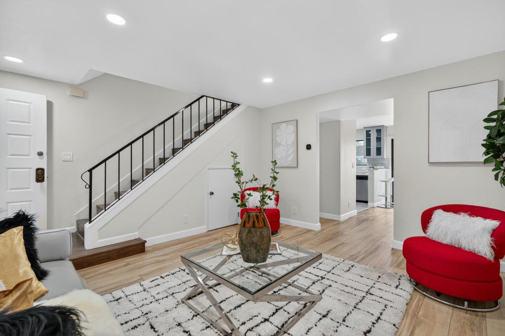 Detail Gallery Image 7 of 38 For 34771 Tuxedo Cmn, Fremont,  CA 94555 - 2 Beds | 1/1 Baths
