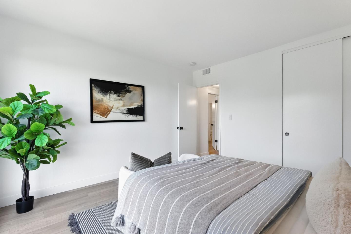 Detail Gallery Image 22 of 33 For 30 Mounds Rd #206,  San Mateo,  CA 94402 - 2 Beds | 2 Baths