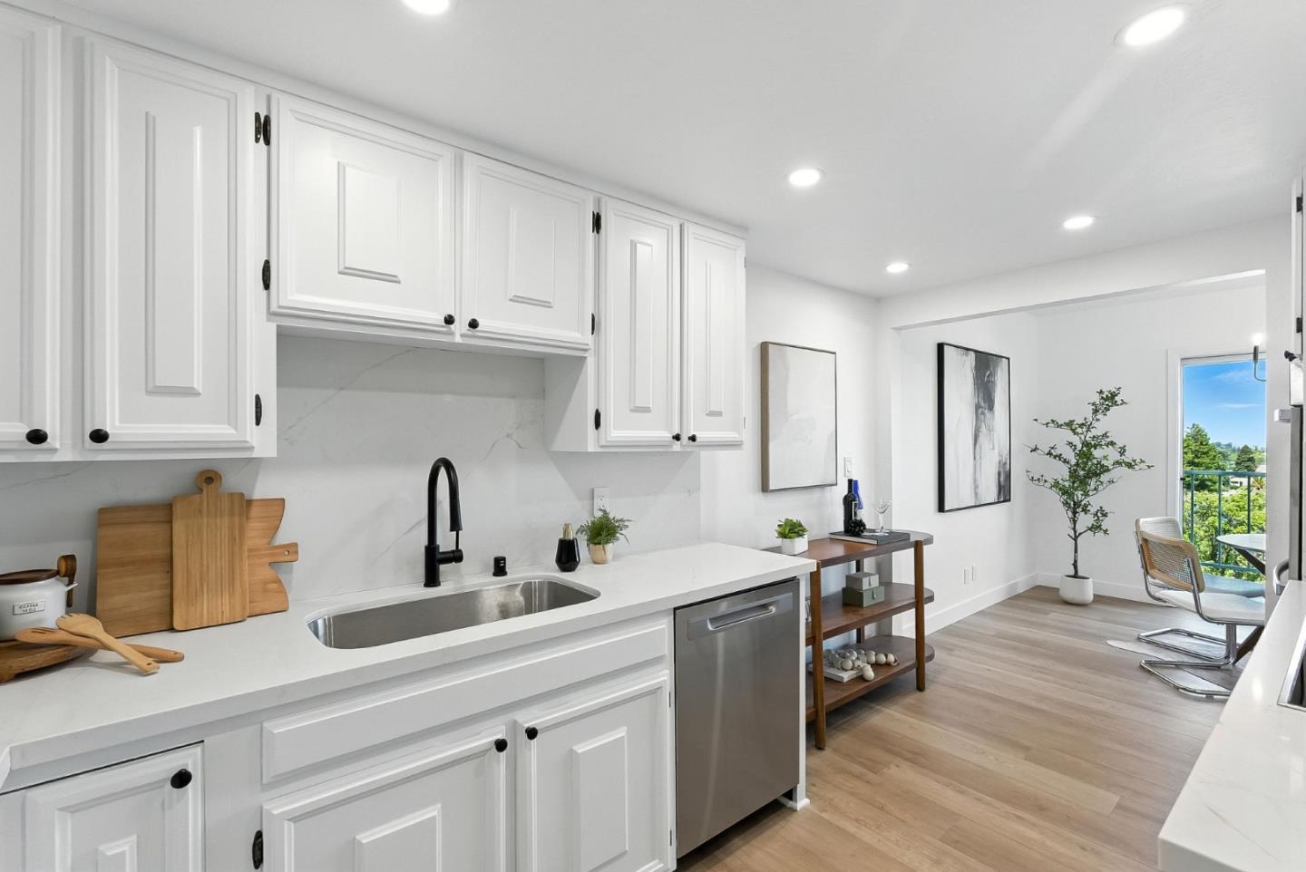 Detail Gallery Image 8 of 33 For 30 Mounds Rd #206,  San Mateo,  CA 94402 - 2 Beds | 2 Baths