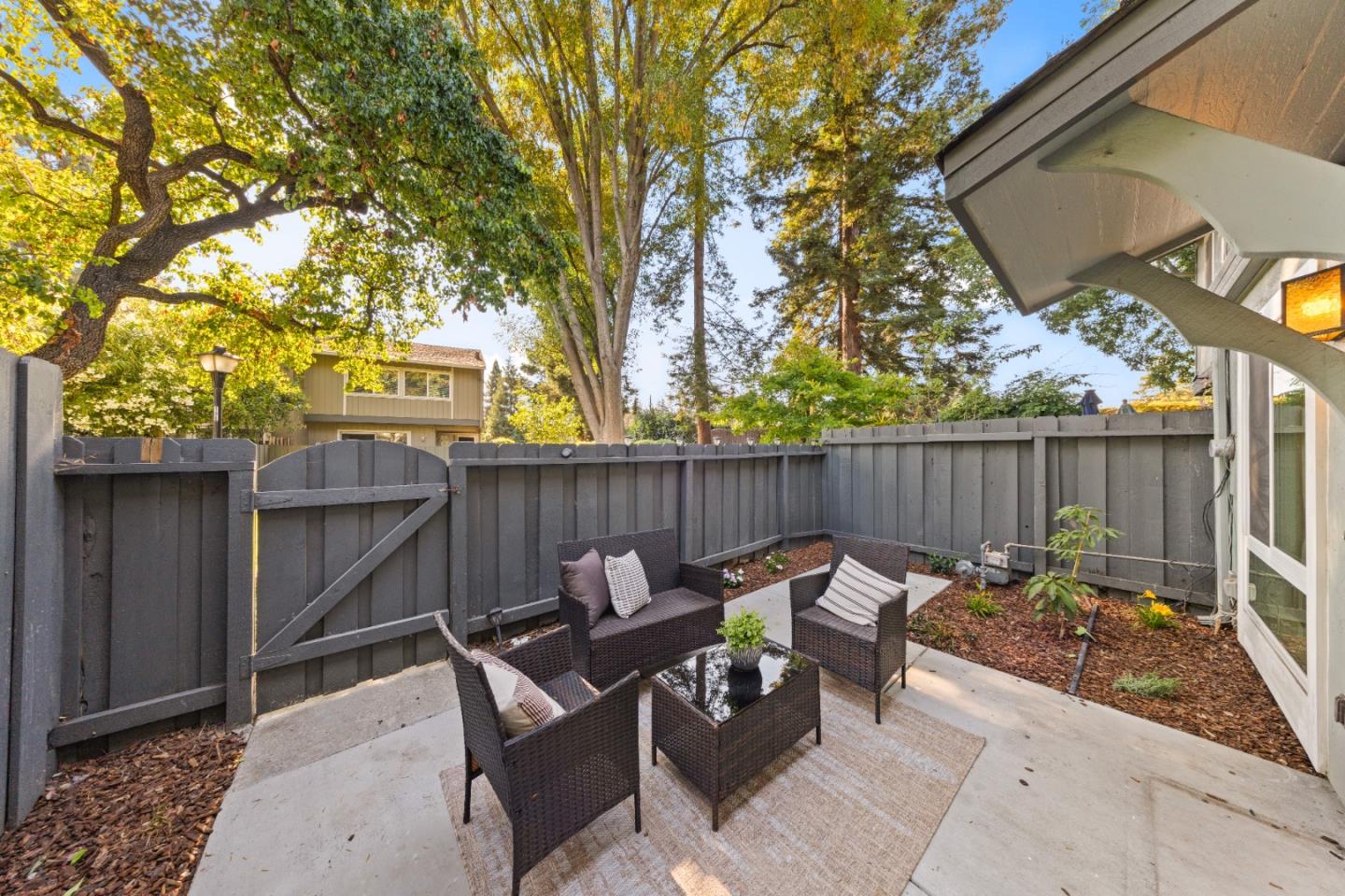 Detail Gallery Image 26 of 34 For 491 Hollyberry Ct, San Jose,  CA 95129 - 3 Beds | 1/1 Baths