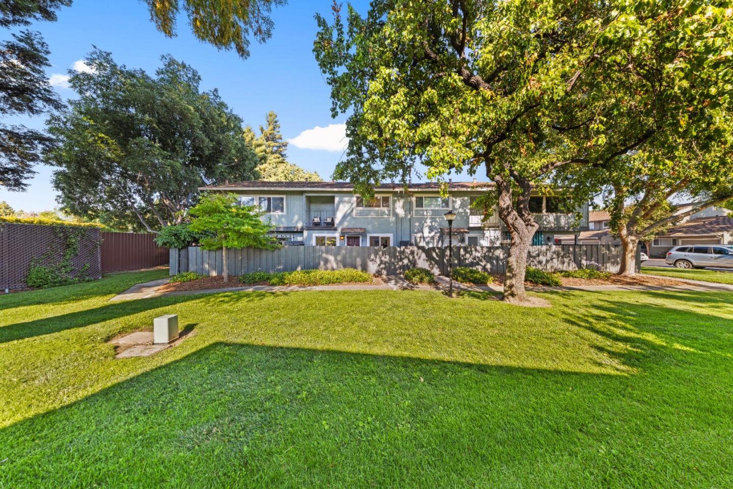 Detail Gallery Image 30 of 34 For 491 Hollyberry Ct, San Jose,  CA 95129 - 3 Beds | 1/1 Baths