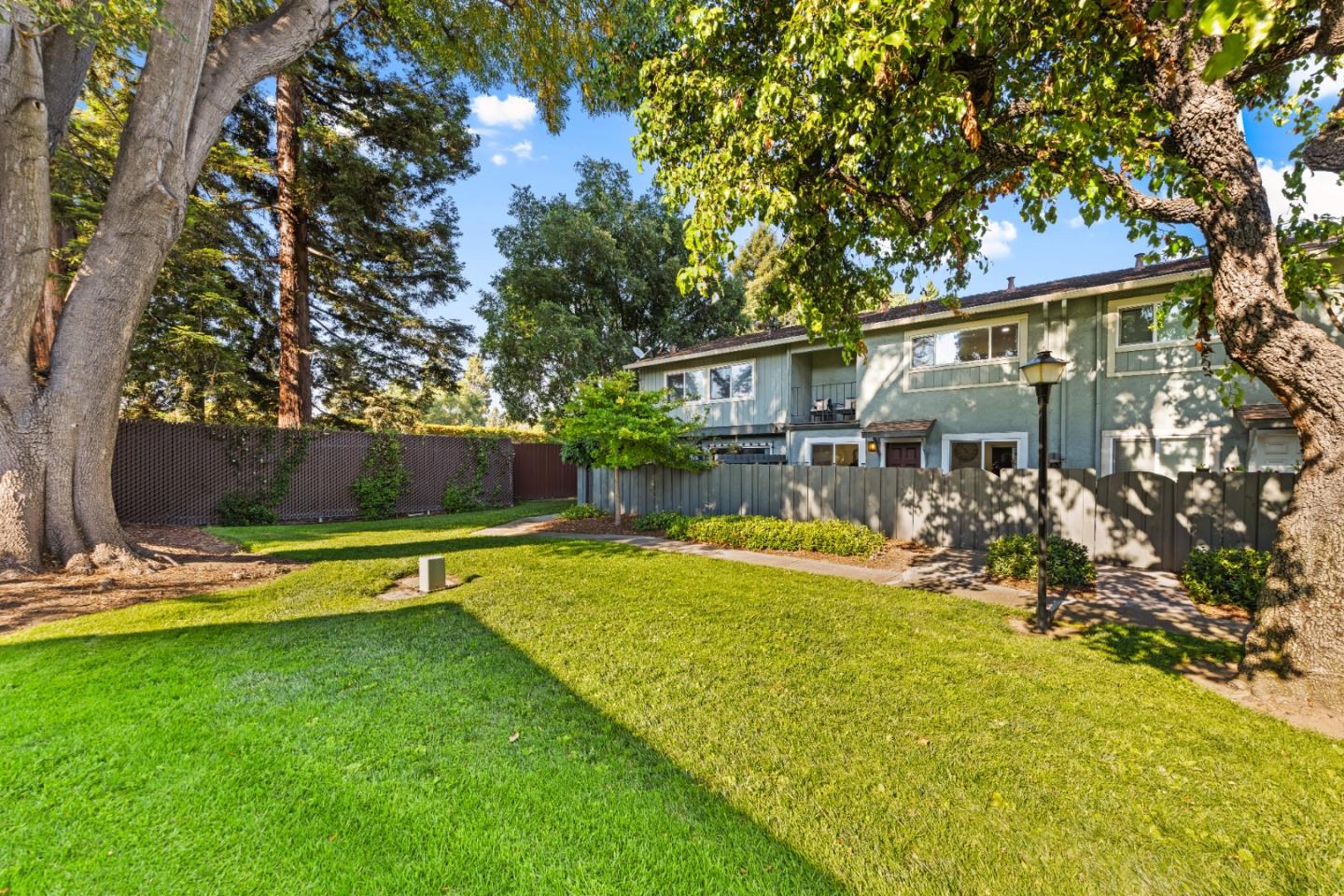 Detail Gallery Image 31 of 34 For 491 Hollyberry Ct, San Jose,  CA 95129 - 3 Beds | 1/1 Baths
