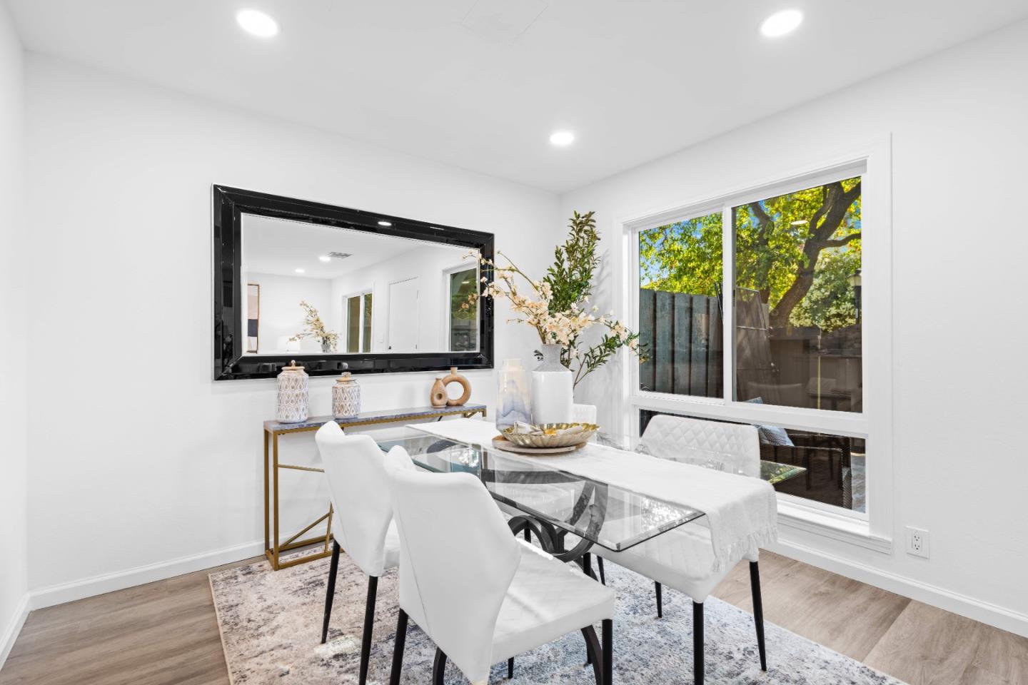 Detail Gallery Image 5 of 34 For 491 Hollyberry Ct, San Jose,  CA 95129 - 3 Beds | 1/1 Baths