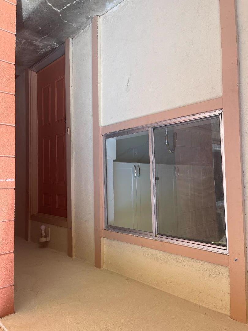 Detail Gallery Image 3 of 17 For 27505 Tampa Ave #8,  Hayward,  CA 94544 - 2 Beds | 1/1 Baths