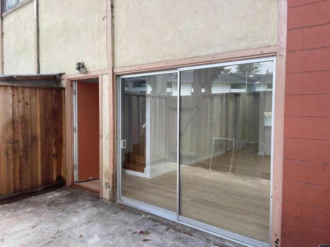 Detail Gallery Image 5 of 17 For 27505 Tampa Ave #8,  Hayward,  CA 94544 - 2 Beds | 1/1 Baths