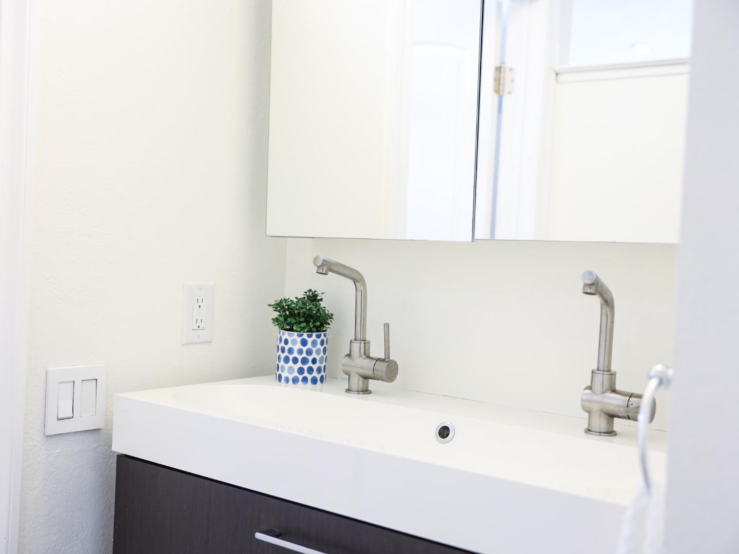 Detail Gallery Image 18 of 24 For 27941 Emerson Ave, Hayward,  CA 94545 - 3 Beds | 2 Baths